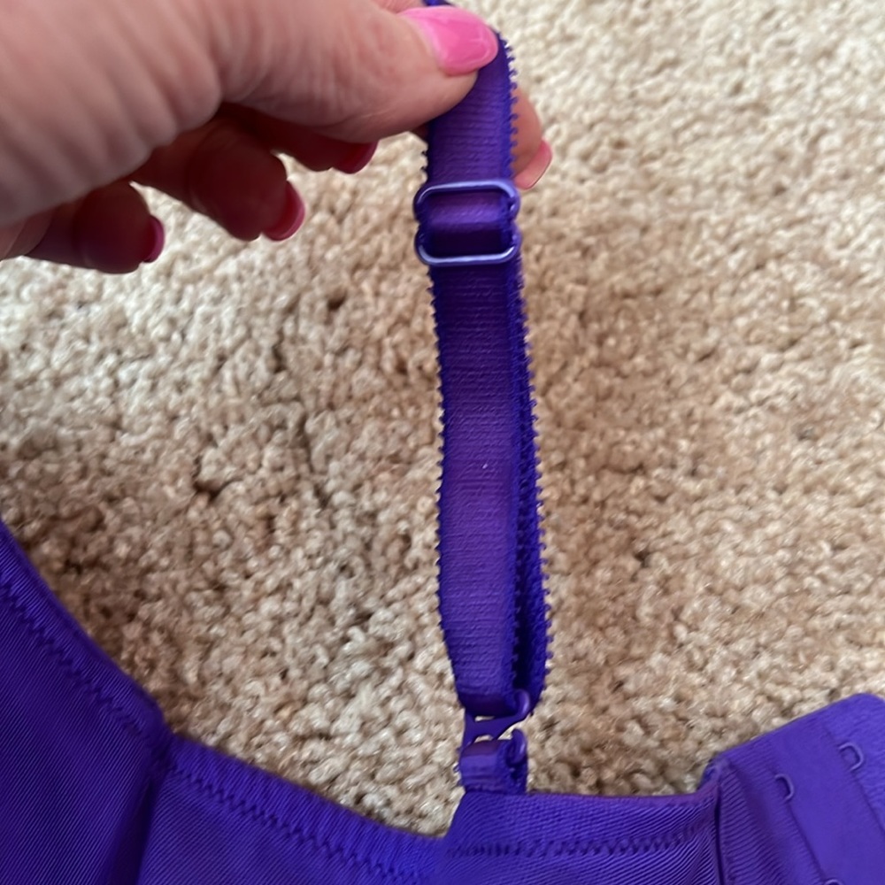 Victoria’s Secret Lace Push up Bra - Picture 9 of 9